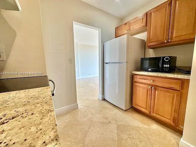 2450 NE 135th St #1005 — Photo 9
