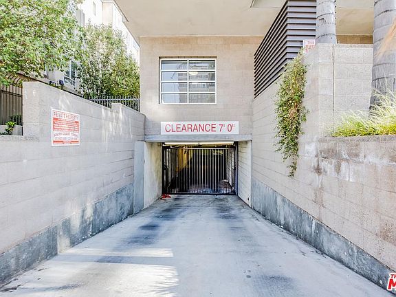 4th image of 2864 Sunset Pl APT 205