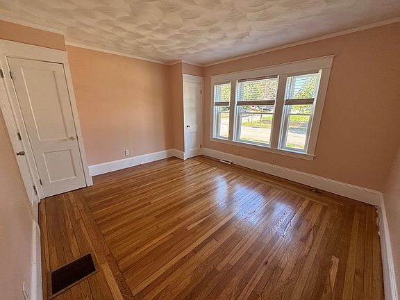 5th image of 110 Laurens St Floor 1