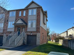 15 Chapman Ln, Hamilton, ON L9G 0A5