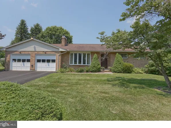 271 Maple Dr, Morgantown, PA 19543