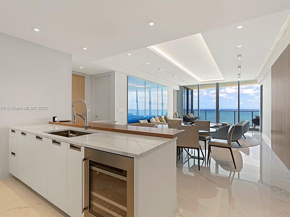 4th image of 15701 Collins Ave #2004