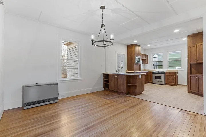 9 Charles St — Photo 2