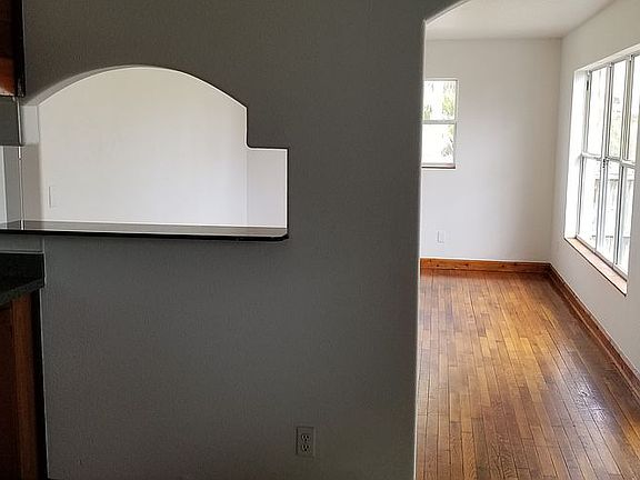 4th image of 121 Ogden Blvd