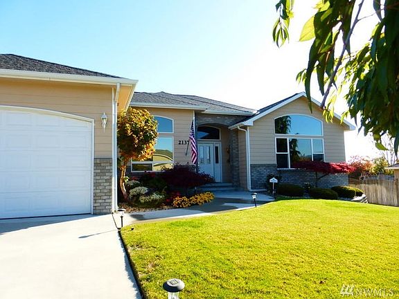 2nd image of 2137 Inglewood Dr