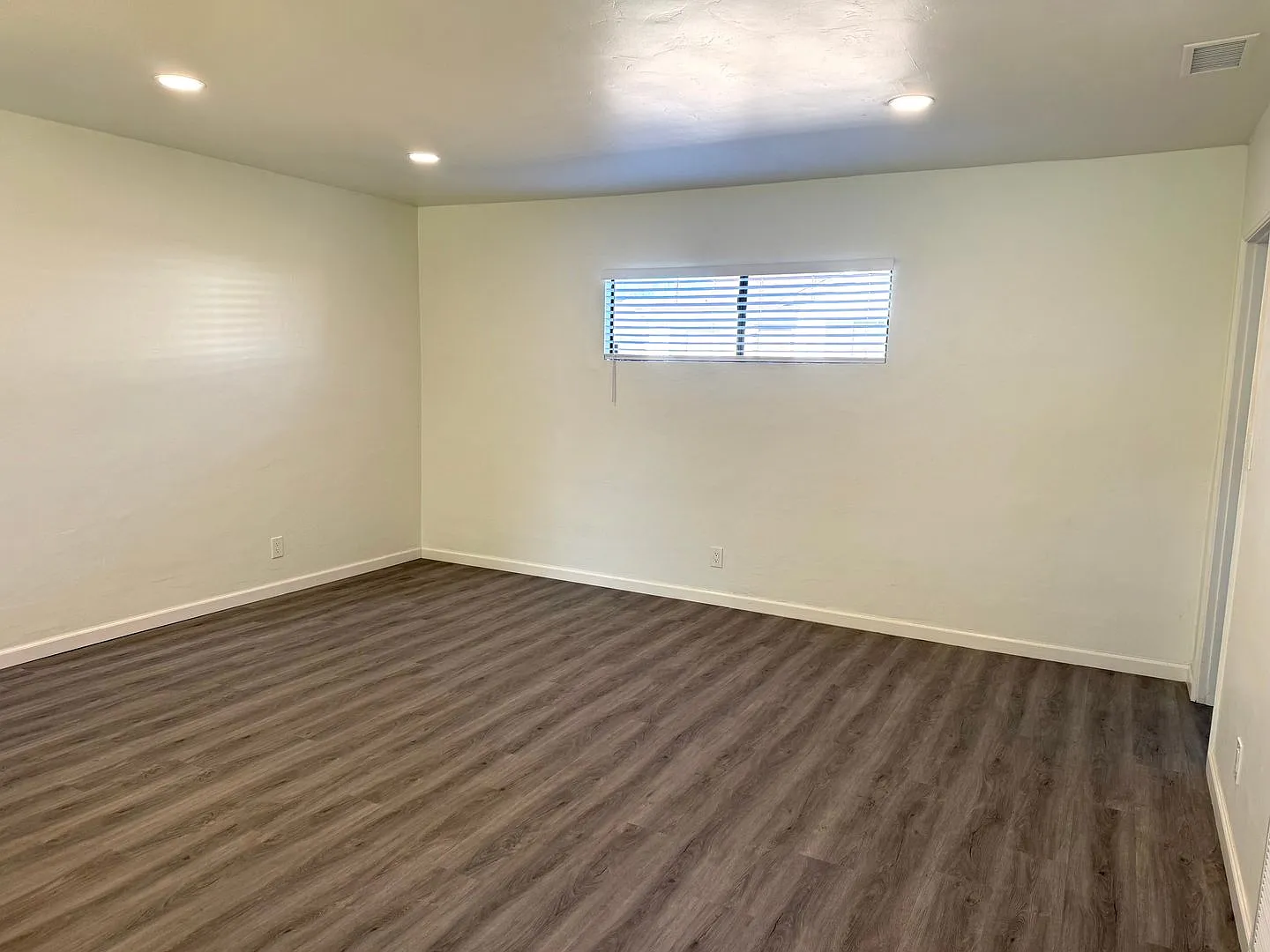 Charming 2 Bedroom, 1 Bathroom House With 1 Car Garage And Water Included In Solvang — Photo 3