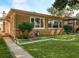 4120 Howard St, Skokie, IL 60076