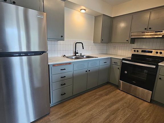 4th image of 1656-1666 W 42nd St #6