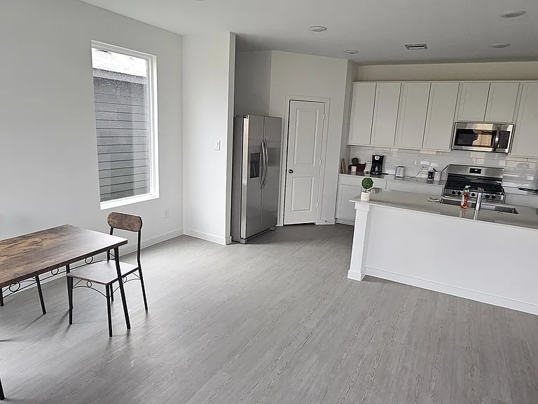 21518 Springhill Grove Ln — Photo 11