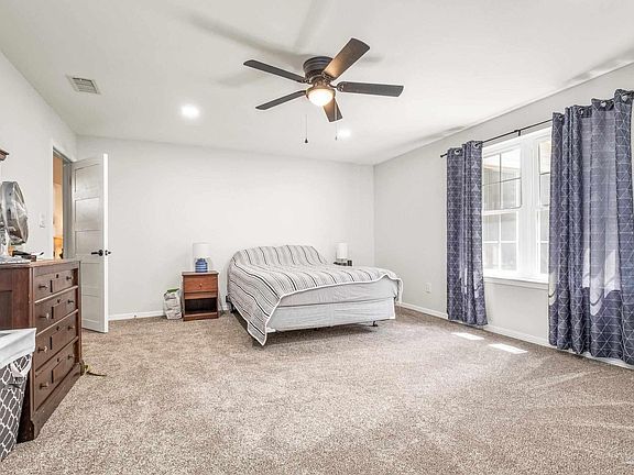 3rd image of 579 Seapine Cir