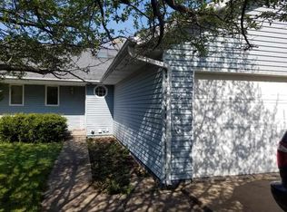 2120 Plaen View Dr, Iowa City, IA 52246