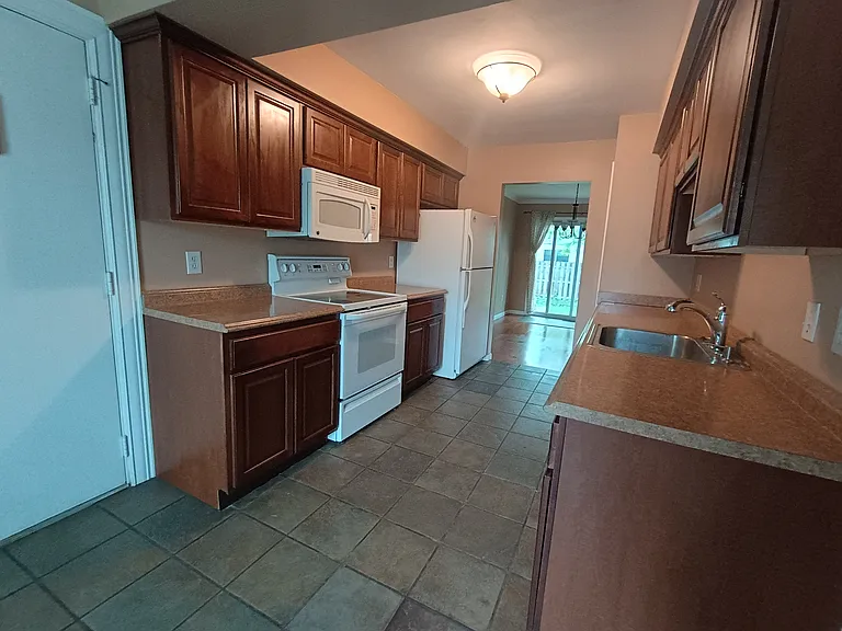 112 Stratford Ln #95 — Photo 25