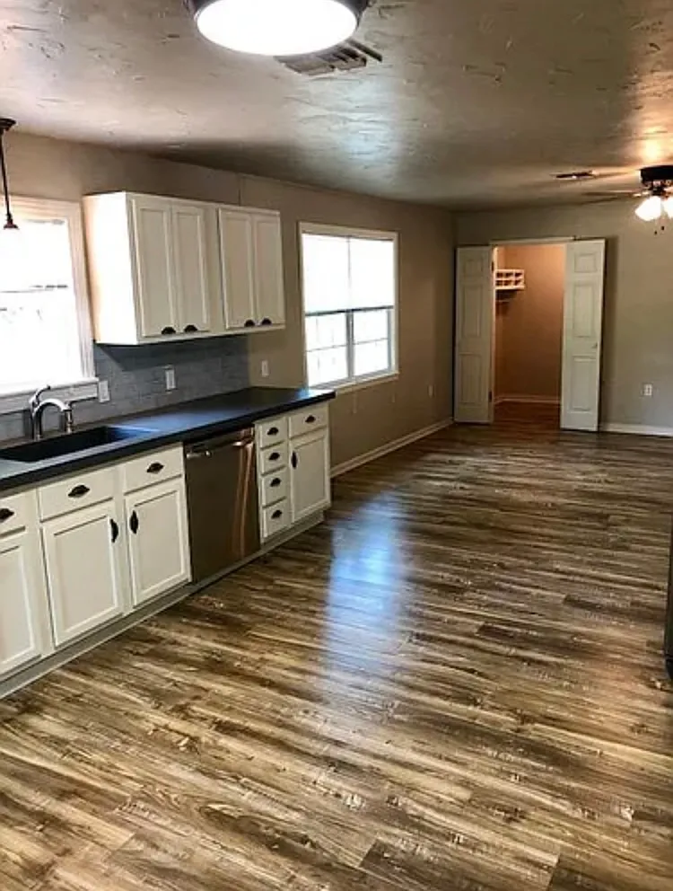 2 bed, 1326 sqft, $1,400 — Photo 2