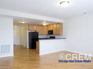 1518 W Howard St #2, Chicago, IL 60626