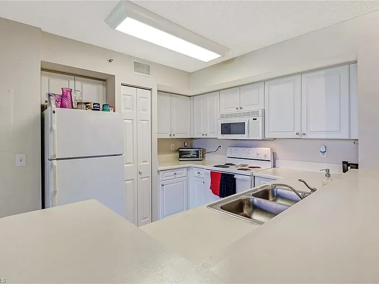 1265 Wildwood Lakes Blvd #106 — Photo 4