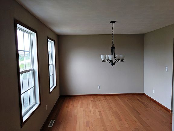 4th image of 7290 Salzbrenner Ln