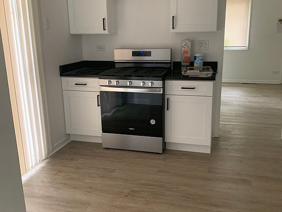 5th image of 1031 E 146th St