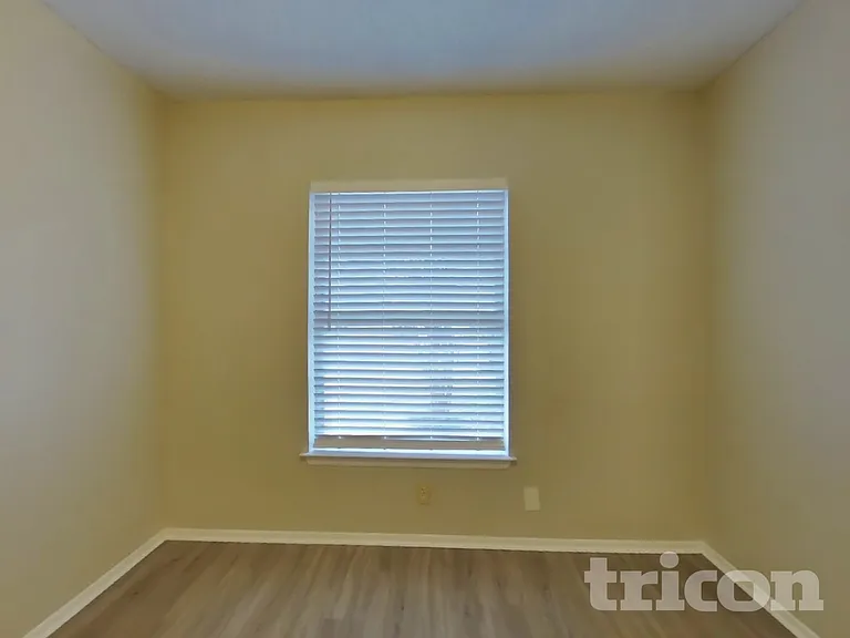 7527 Ledgebrook Dr — Photo 12