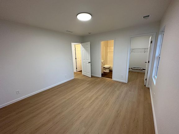 3rd image of 11007 Thunder Dr