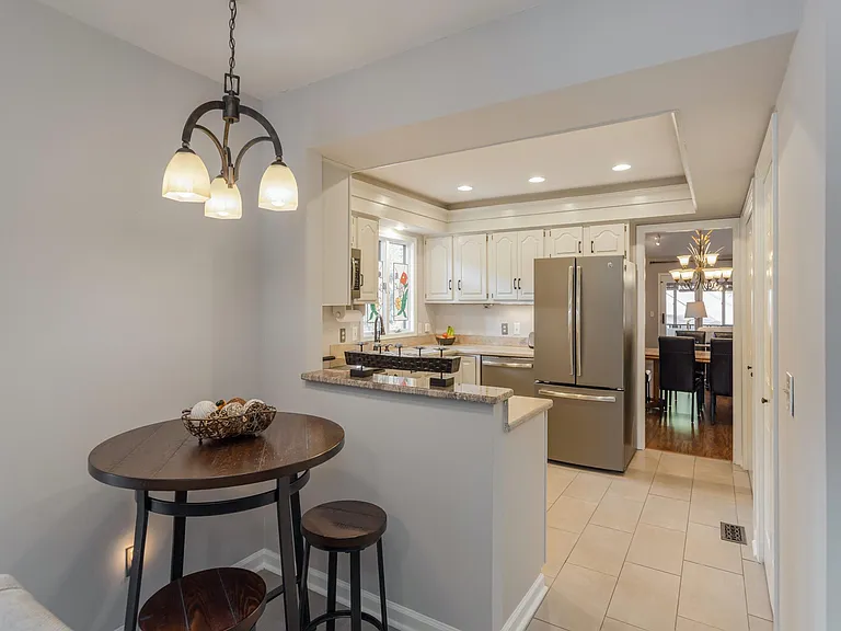 205 N Scarlet Oak Ln — Photo 4