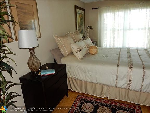 5th image of 3900 Galt Ocean Dr APT 1914