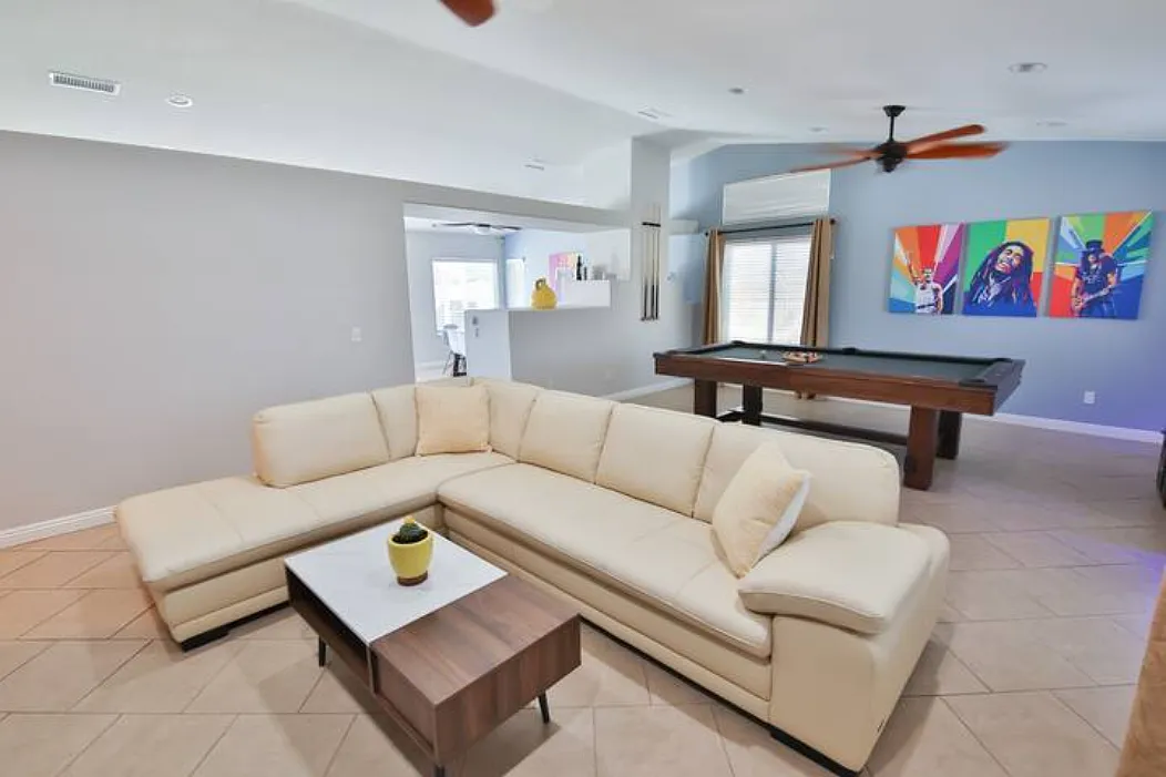 3 bed, 1740 sqft, $4,350 — Photo 2