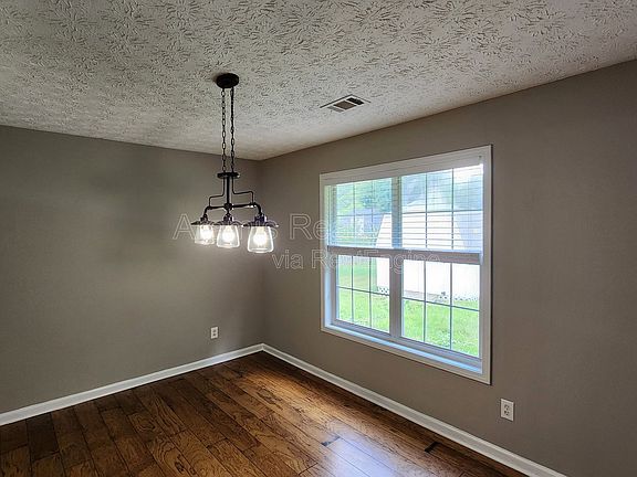 5th image of 5090 Edinborough Pl