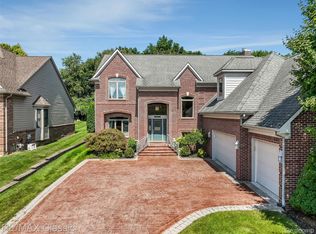 18270 Cascade Dr, Northville, MI 48168