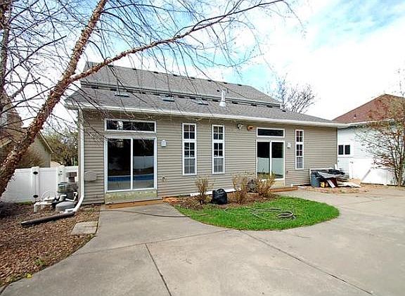 2nd image of 8628 Seasons Ct
