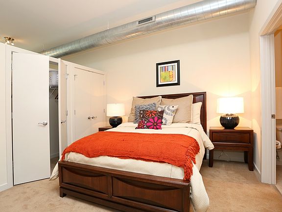 4th image of 1030 Highlands Plaza Dr E APT 209