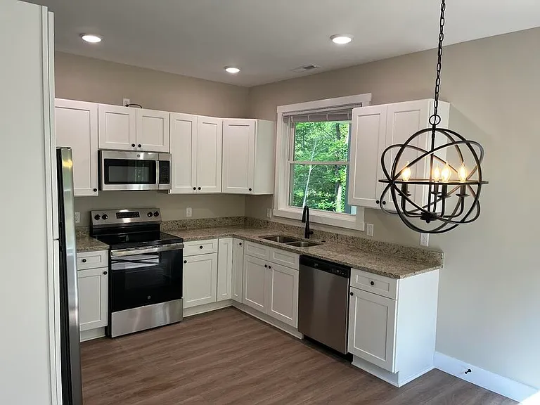 34 Dominic Ln #34 — Photo 2