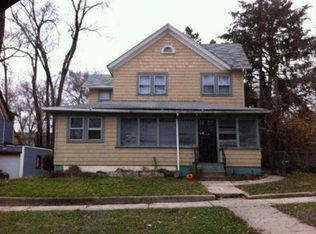 114 Cherry St, Elgin, IL 60120