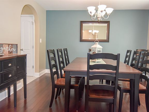 5th image of 530 Brookview Dr