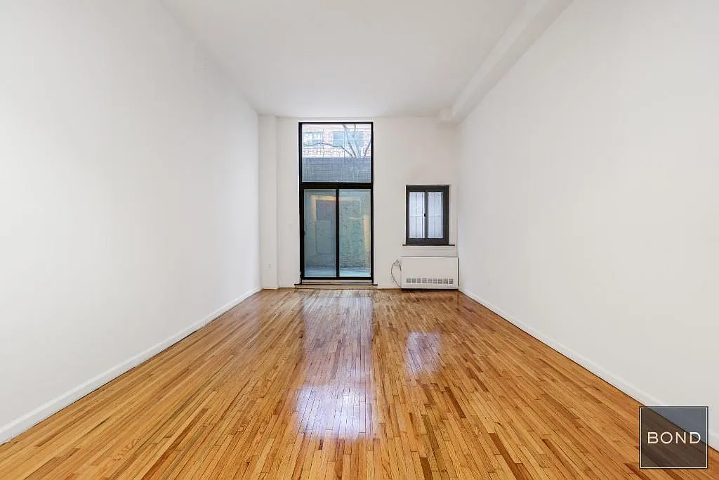 207 East 27th Street — Photo 2