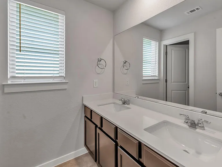 6037 Amalea Ln — Photo 66