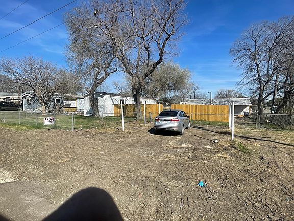 5th image of 8402 Villa Dr