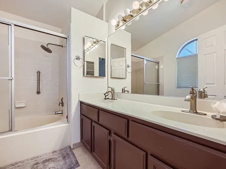 113 Montclair Dr — Photo 6