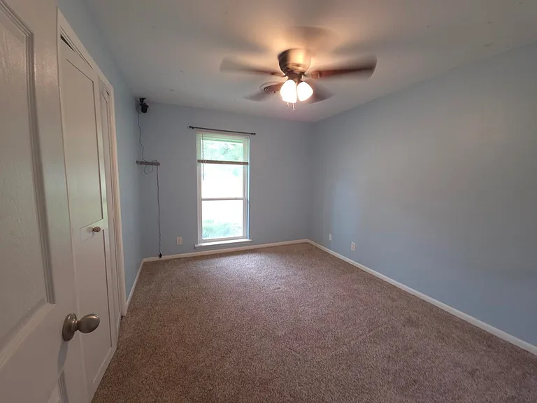 926 Pecan St — Photo 13