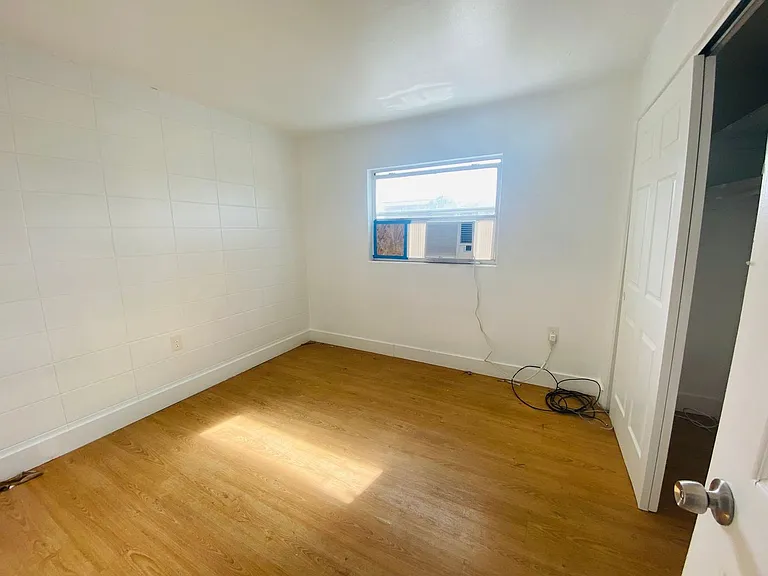1341 W Point Dr #7 — Photo 12