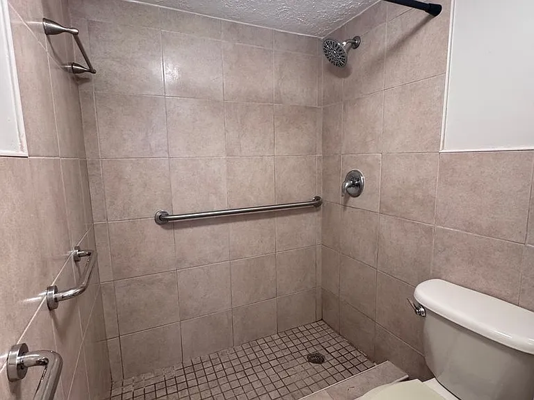 4380 Lake Underhill Rd — Photo 19