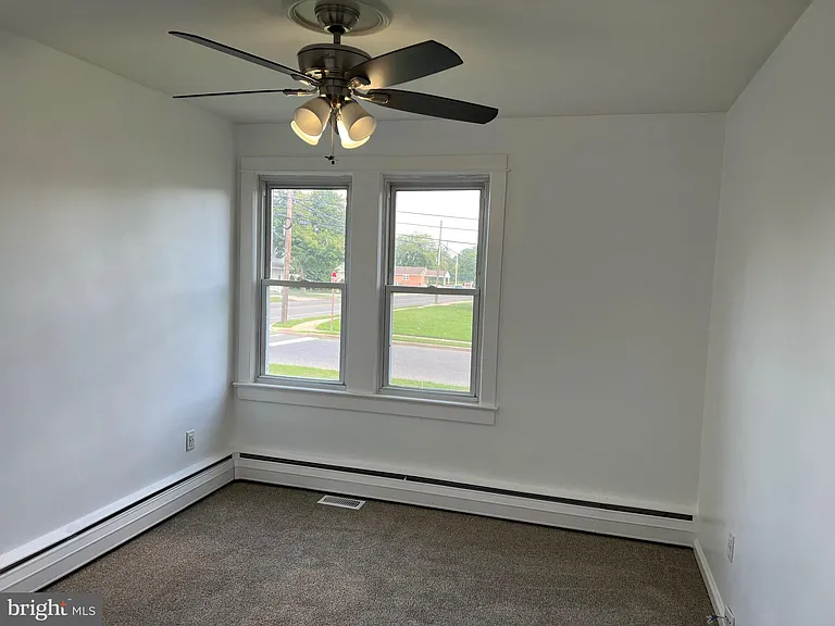 703 N Main St — Photo 3