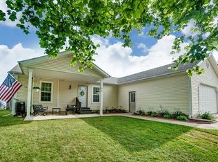 104 Booth Dr, Wolcottville, IN 46795