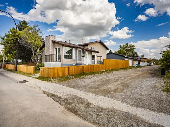140 Whitworth Way W, Calgary, AB T1Y 6A9