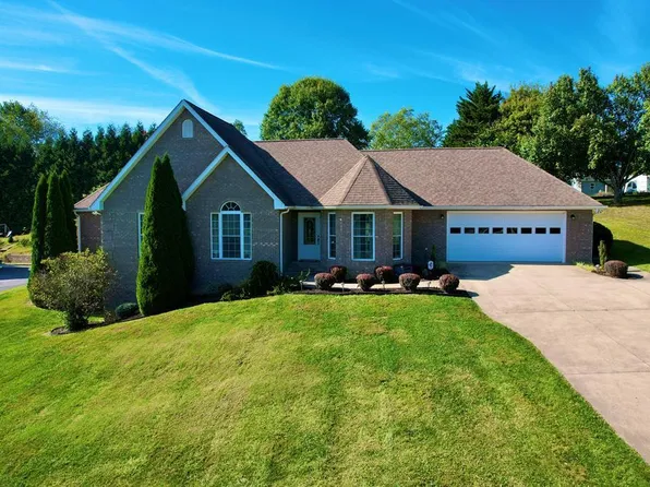 32582 Spring Crest Dr, Glade Spring, VA 24340