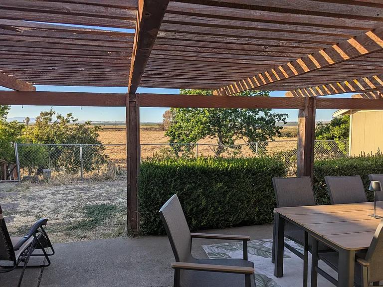 3438 Gregory Dr — Photo 10