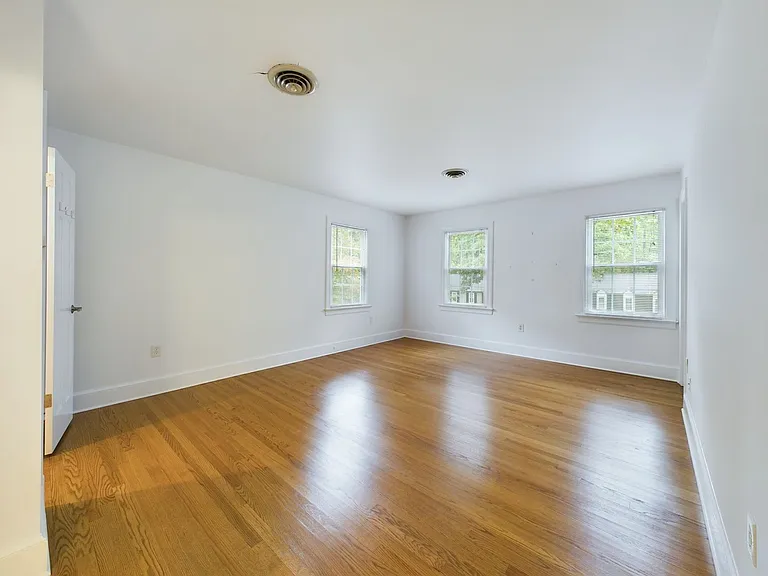 10211 Windbluff Dr — Photo 27