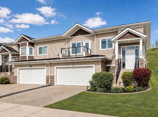 520 S Rocky Vista Gdns NW, Calgary, AB T3G0B7