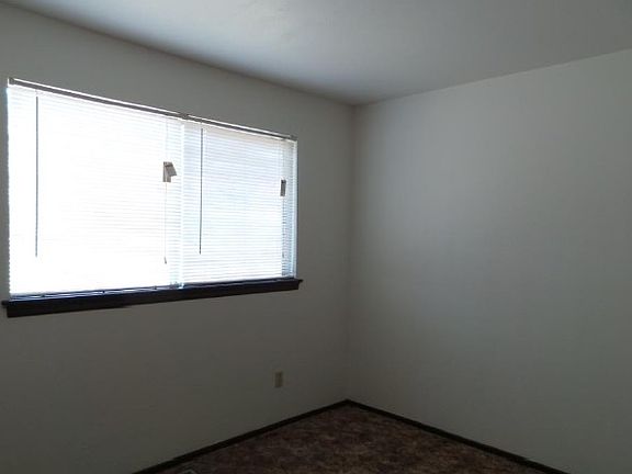 4th image of 524042 Ville Anita Ct