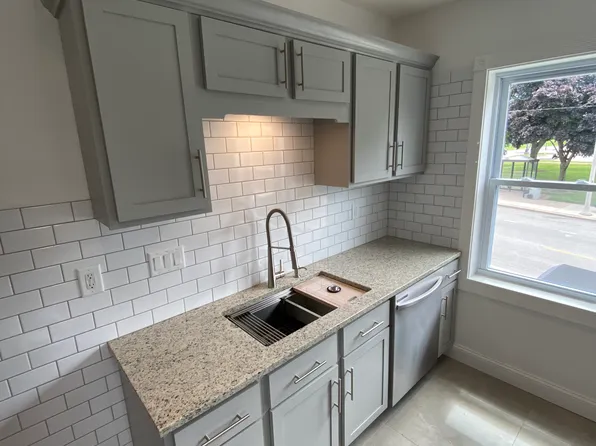 1403 N 52nd St, Milwaukee, WI 53208