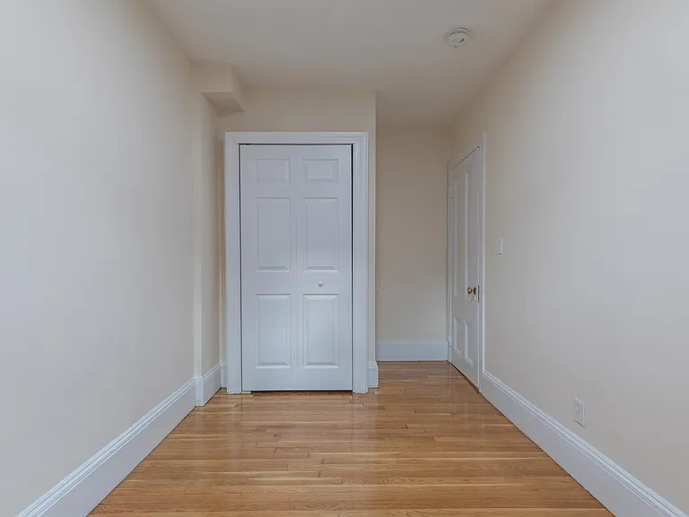 16 Yarmouth St #2 — Photo 4